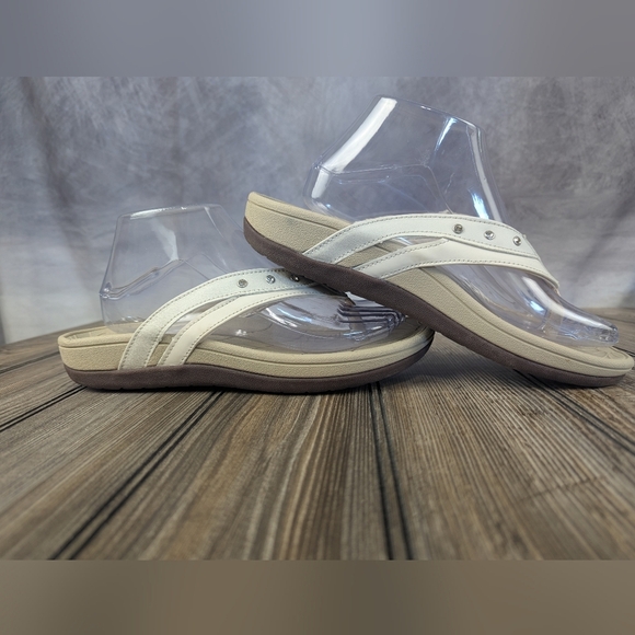 Haolira Size 40 Cream Flip Flops With Studs - Picture 6 of 13